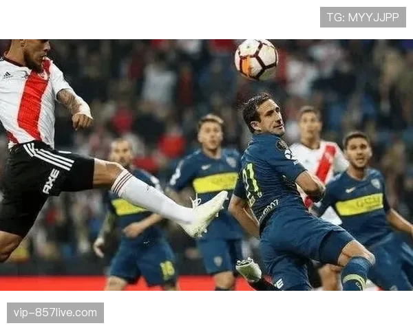 奥格斯堡德甲联赛2比3不敌弗赖堡 保级形势依然严峻